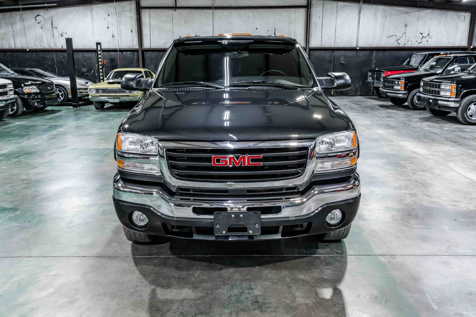  2004-GMC-Sierra-2500HD-Dark-Spiral-Gray-Metallic-184479-40.jpg